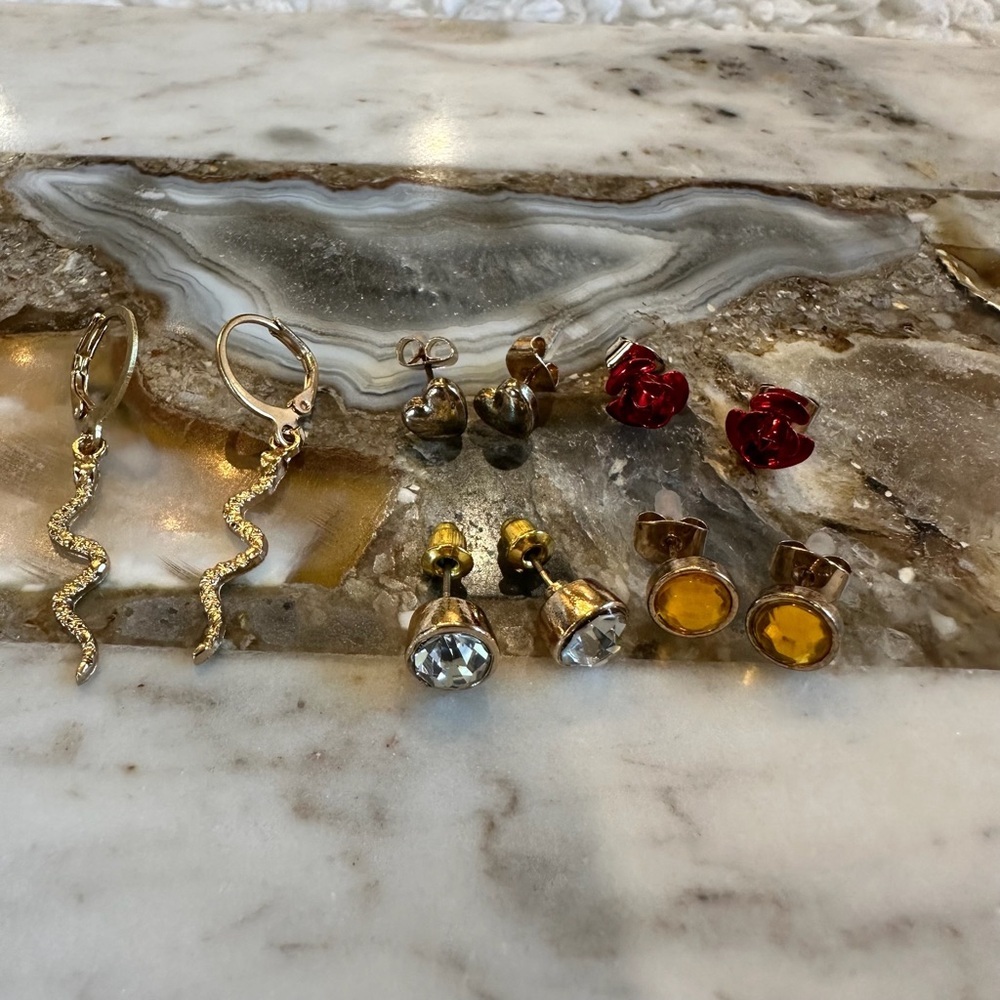 3005 Chic Gold and Red Earring 5 Piece Collection